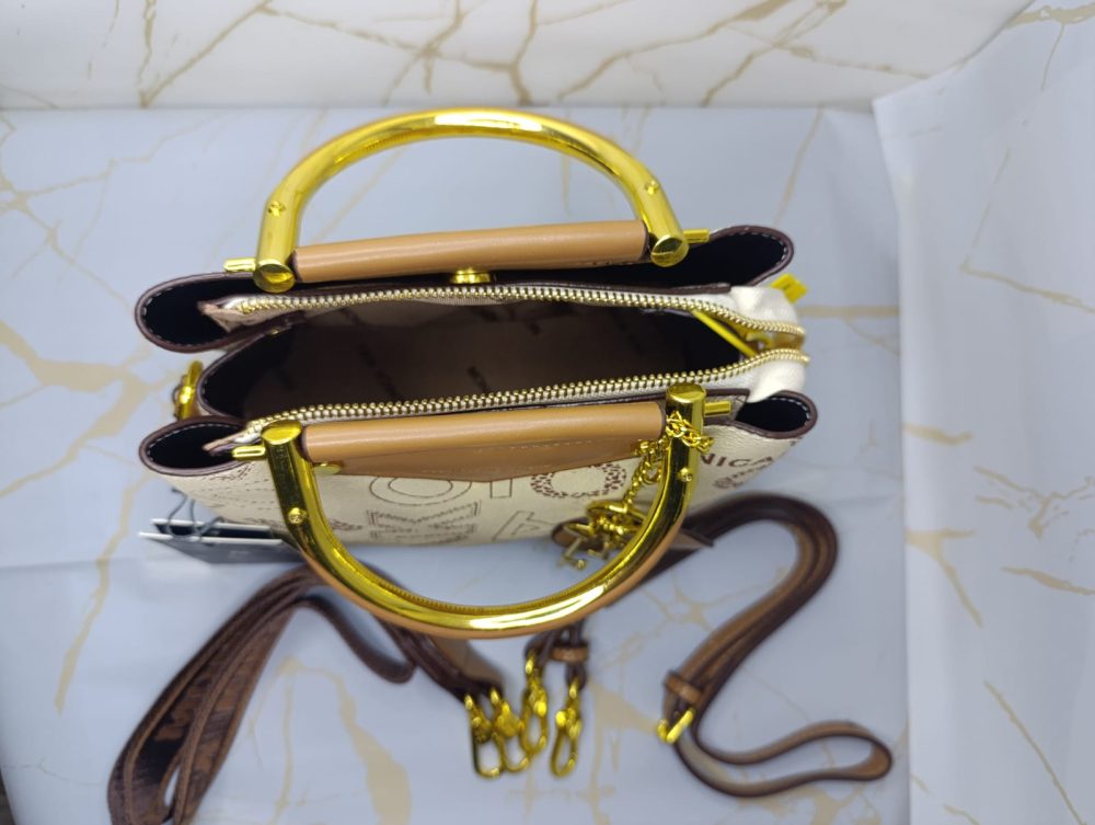 Bolso de mano blanco con doble correa