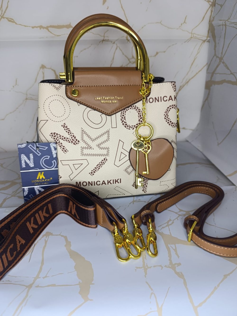 Bolso de mano blanco con doble correa