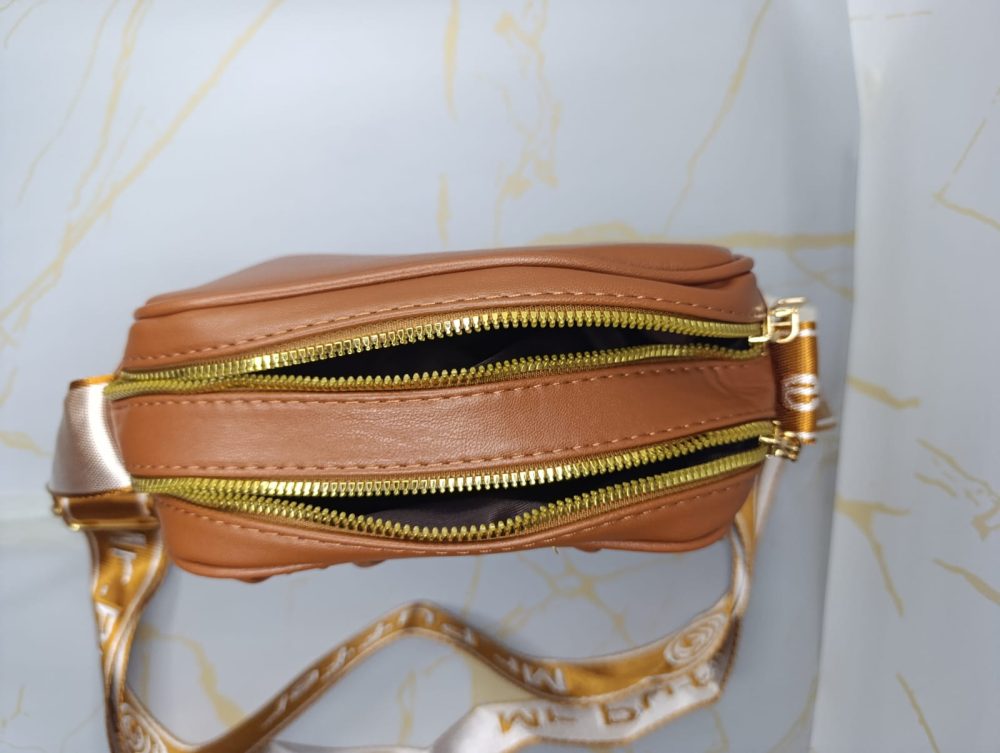 CrossBody con Relieve