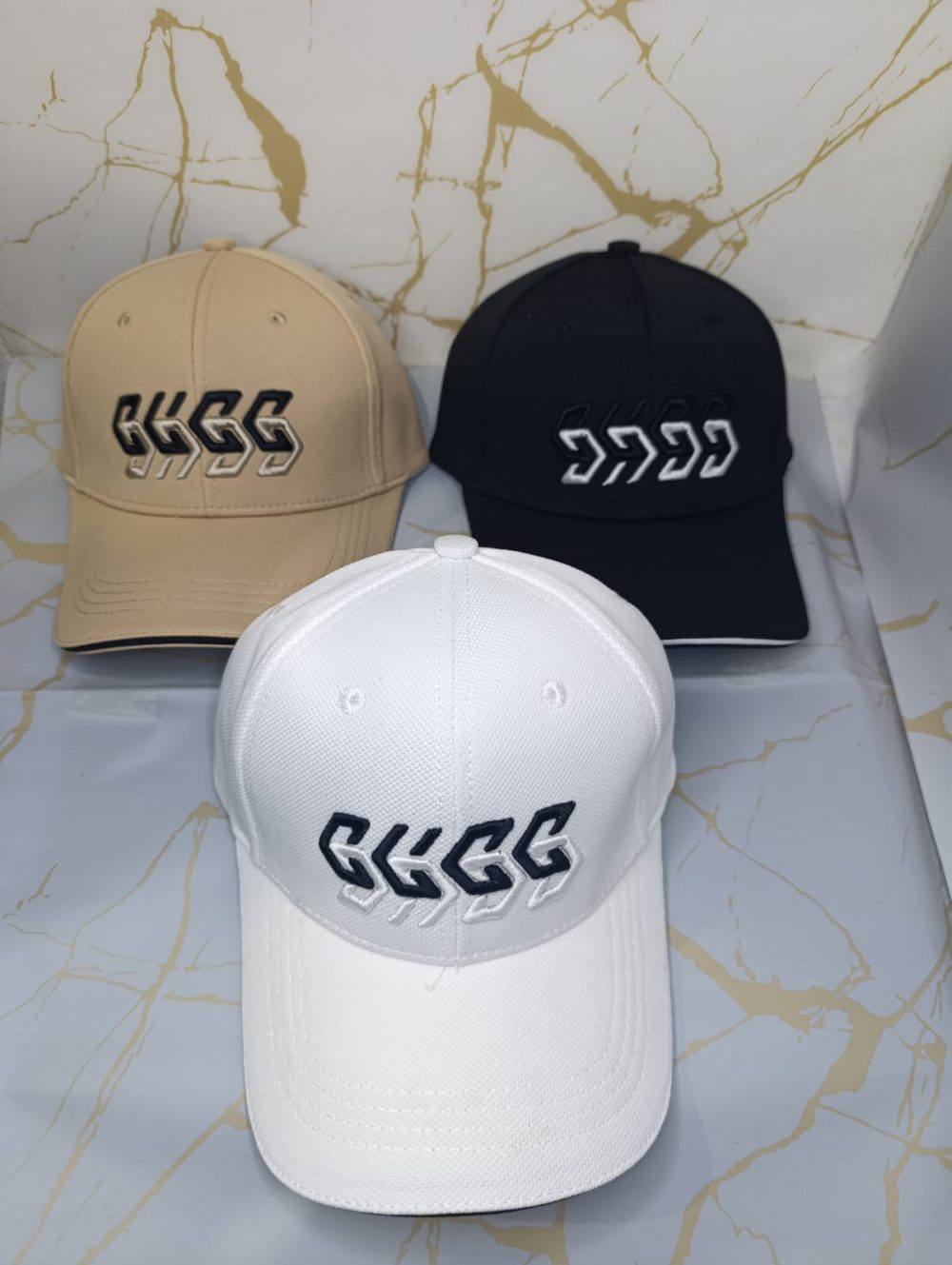gorras con diseño flecha